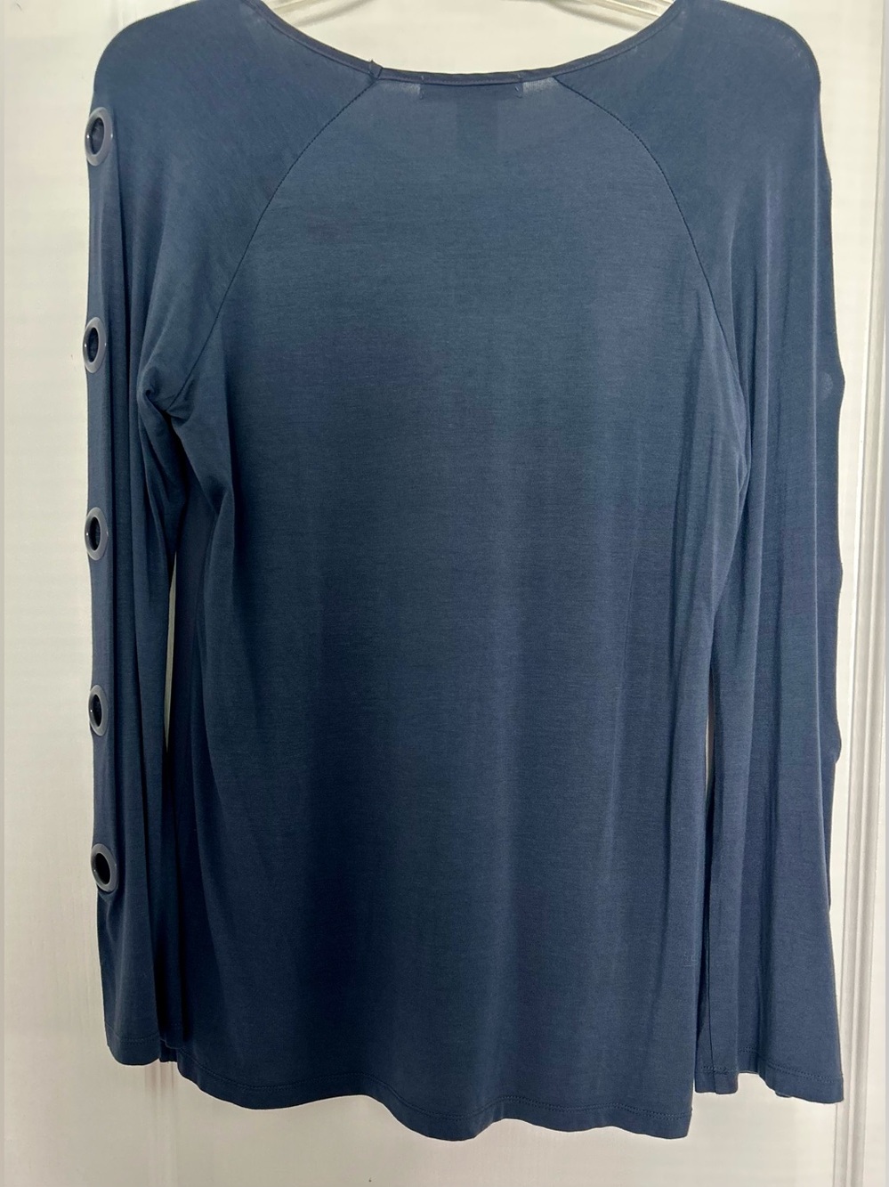 Kate & Mallory Women’s XS Blue Charcoal Grommet Sleeve Keyhole Tunic Top - Picture 2 of 7